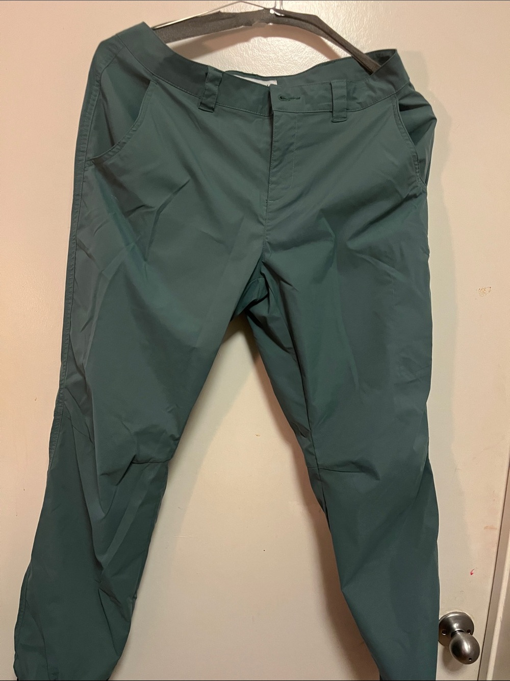 Amazon Essentials Men's Chinos in Teal Green